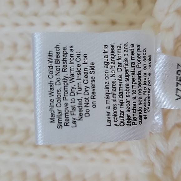 NWT Venus Women Loose Knitted Light Cream Crew Neck Distressed Sweater Size M - Picture 11 of 11